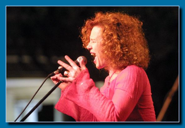 00_sarah Jane Morris5